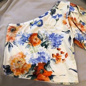 One shoulder floral top. NWT.